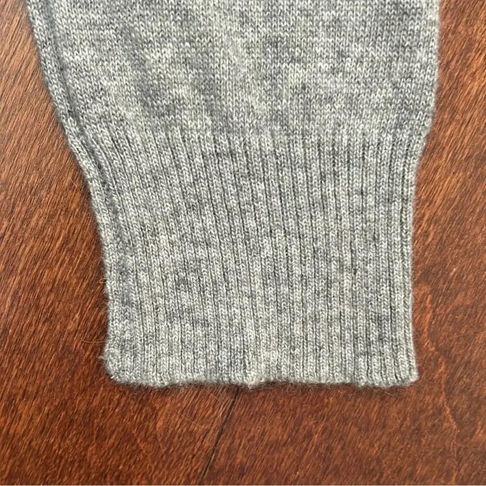 Basus Gray V-Neck Sweater, Silk, Merino Wool, Cashmere & Viscose, Size Large